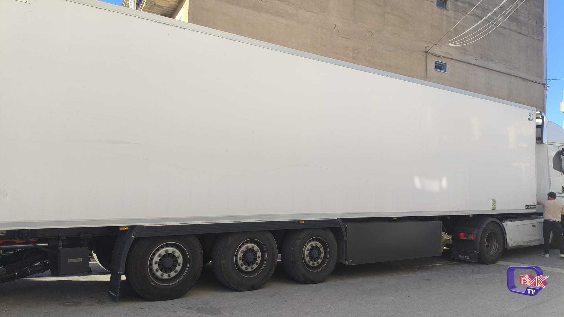 Sospeso lo sciopero dei trasportatori, in Sicilia. Riprendono i rifornimenti ai supermercati